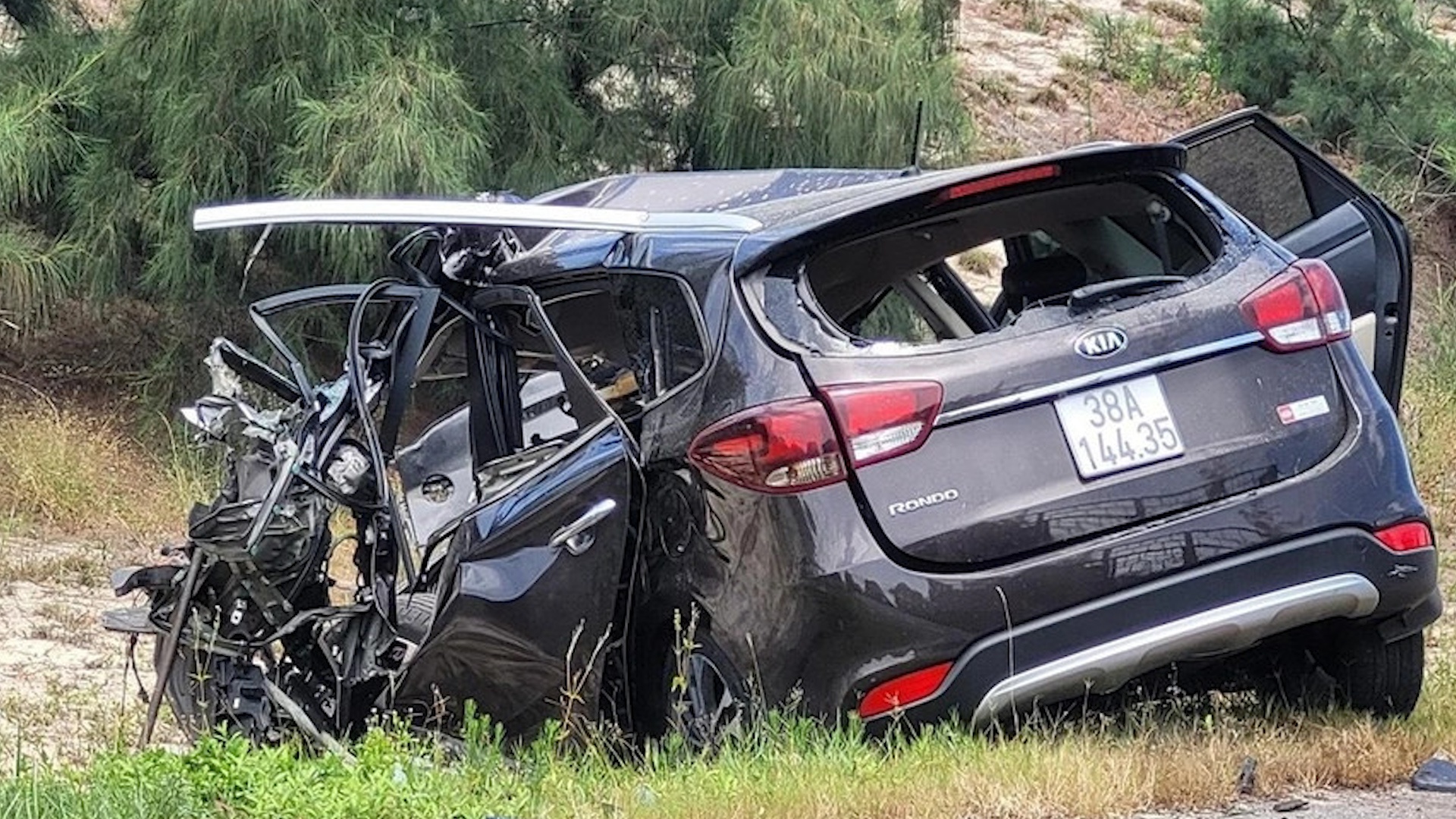 Hien truong tai nan tham khoc khien 5 nguoi thuong vong o Quang Binh hinh anh