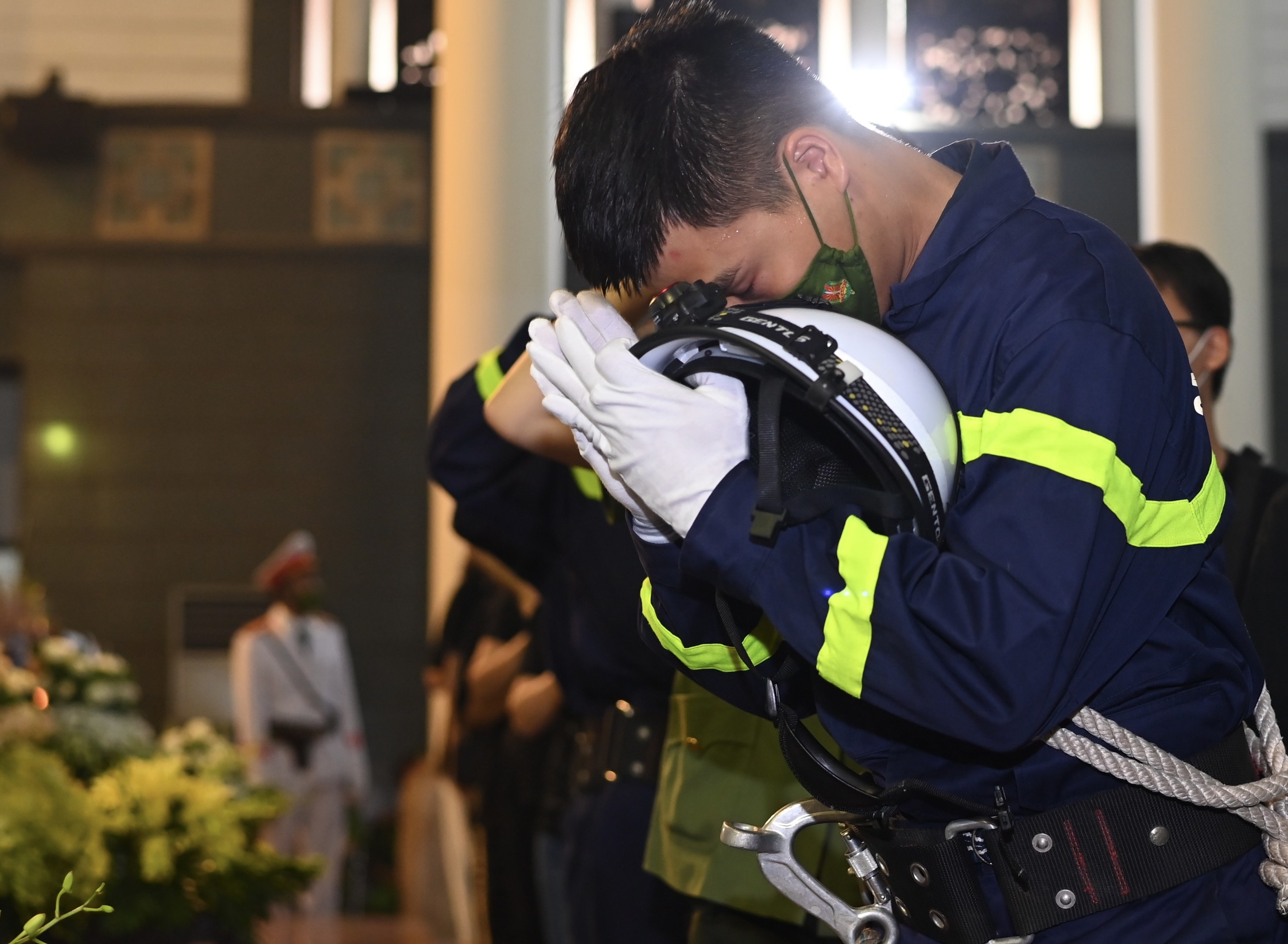 Nhung not nhac tram trong le tang 3 canh sat cuu hoa hy sinh hinh anh