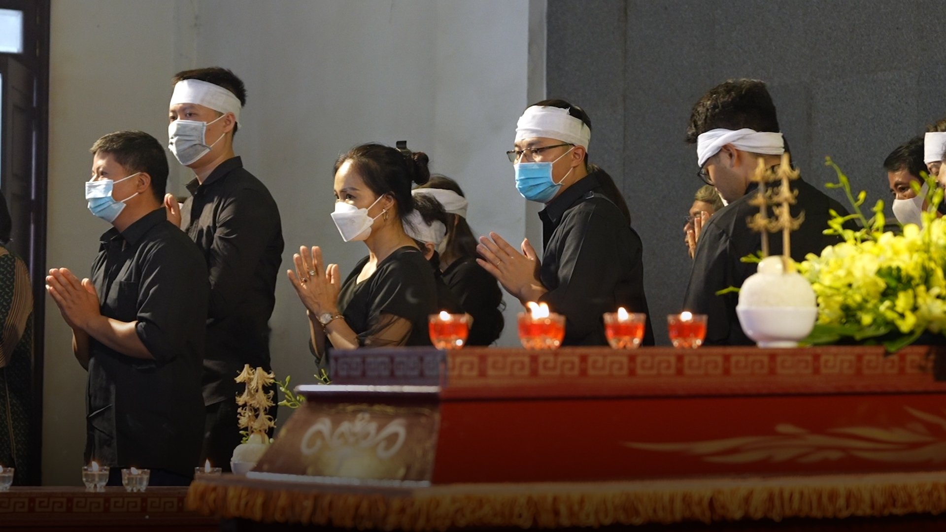 Nguoi nha, dong doi khoc tien biet 3 canh sat PCCC hy sinh hinh anh