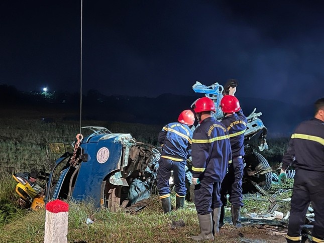 hai xe tai dam nhau anh 1