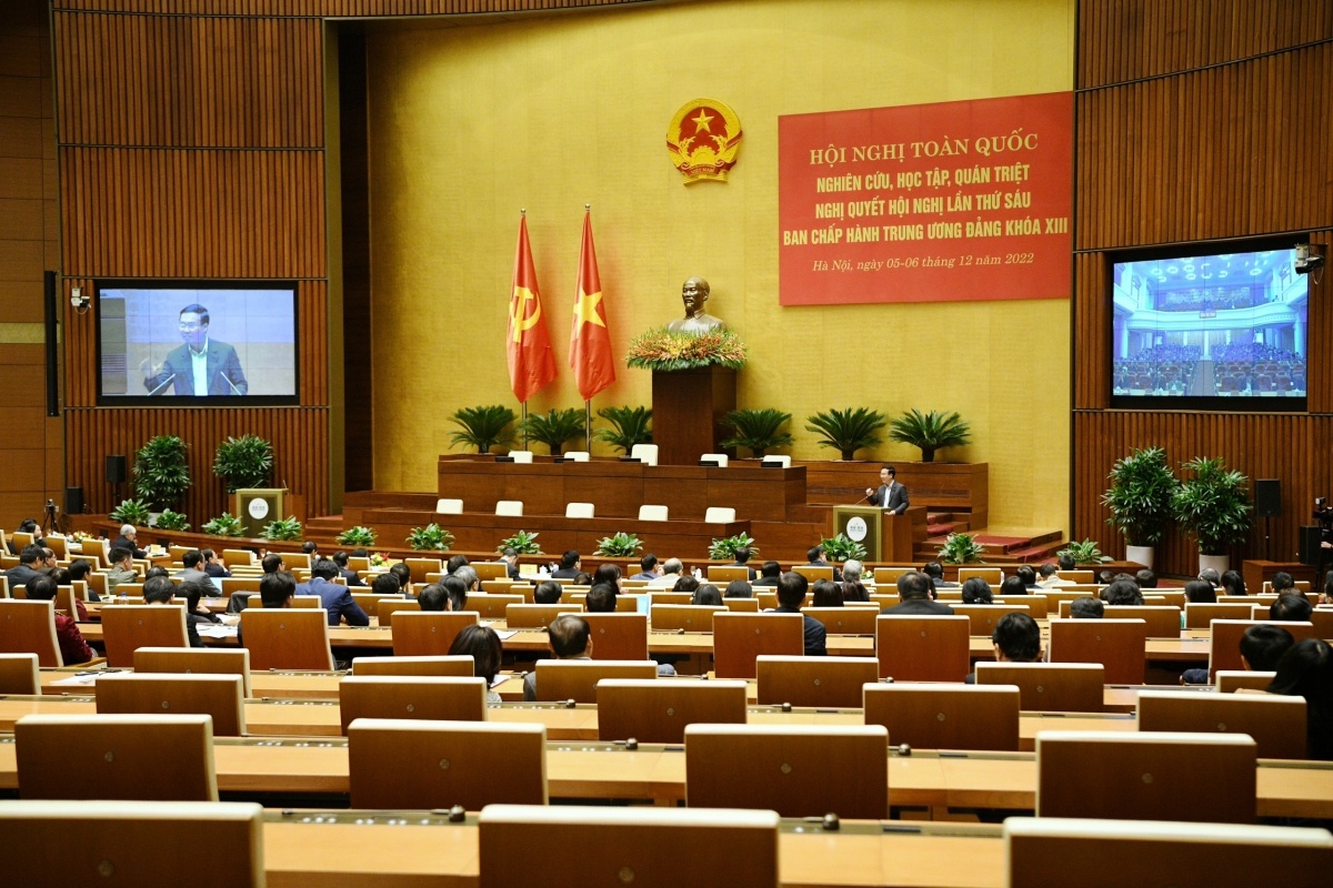 can bo xin tu chuc anh 1