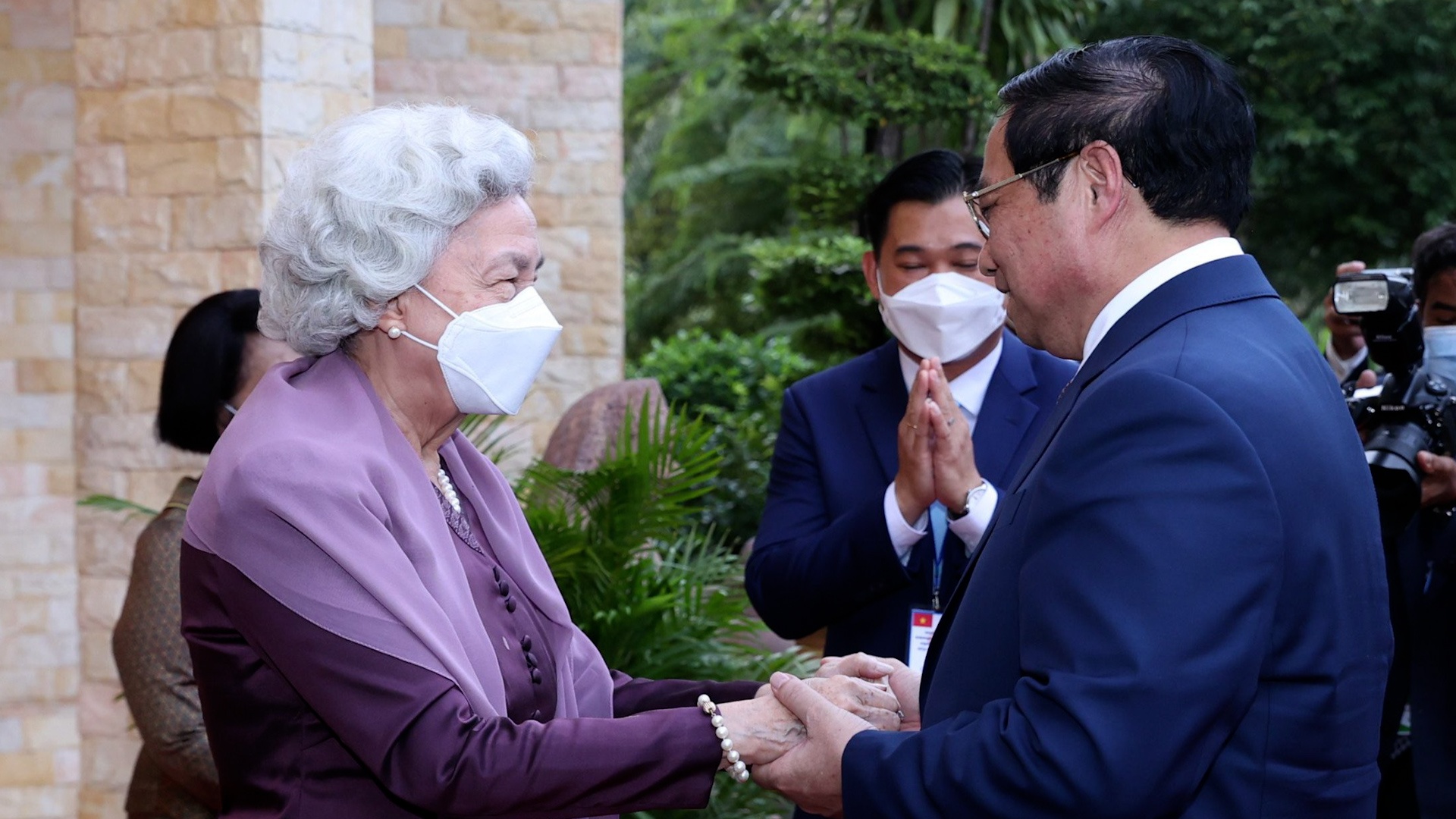 Thu tuong nhac nhieu ky niem sau sac khi gap Hoang thai hau Campuchia hinh anh