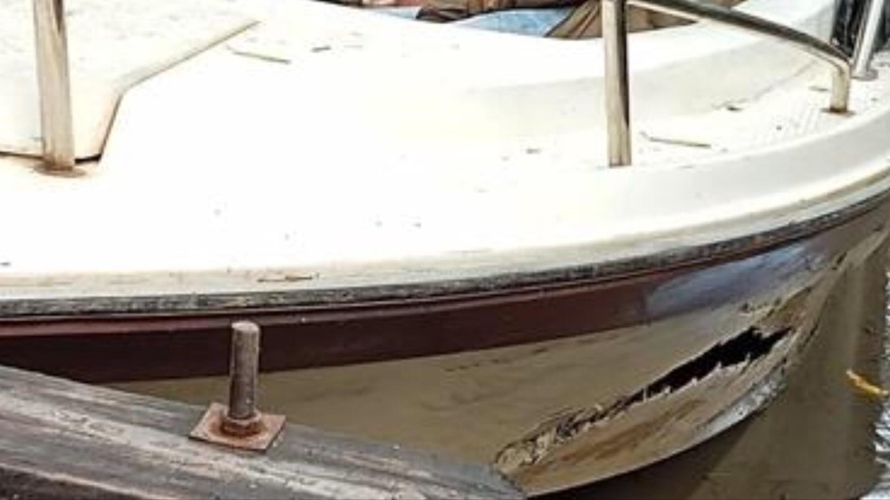 'Cat tac' o Dong Nai dam thung cano cua canh sat de thao chay hinh anh