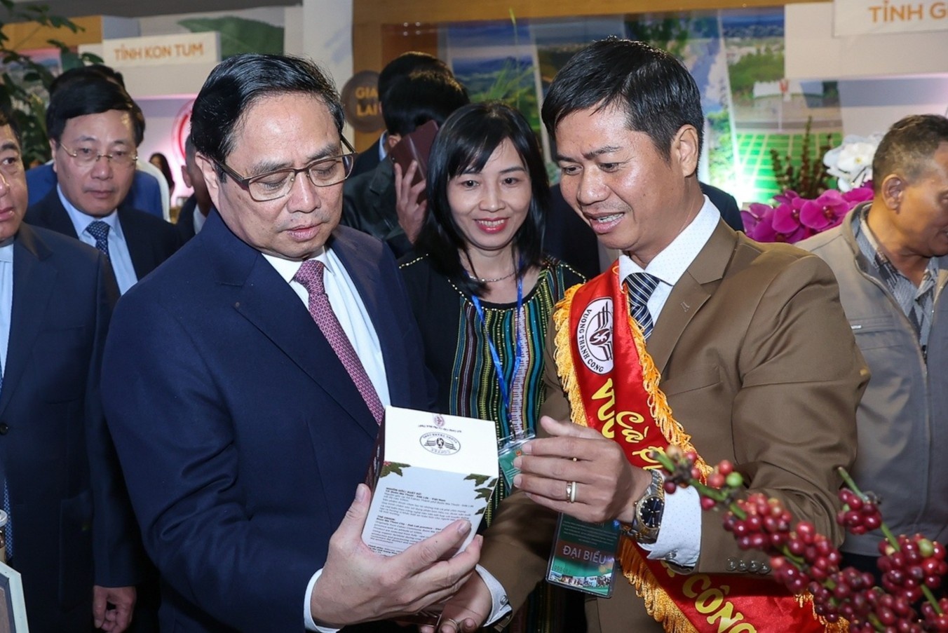 Thu tuong chu tri hoi nghi phat trien kinh te - xa hoi Vung Tay Nguyen hinh anh