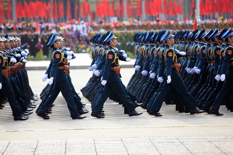 Bo Quoc phong tra loi cu tri ve che do huu dac thu voi si quan hinh anh