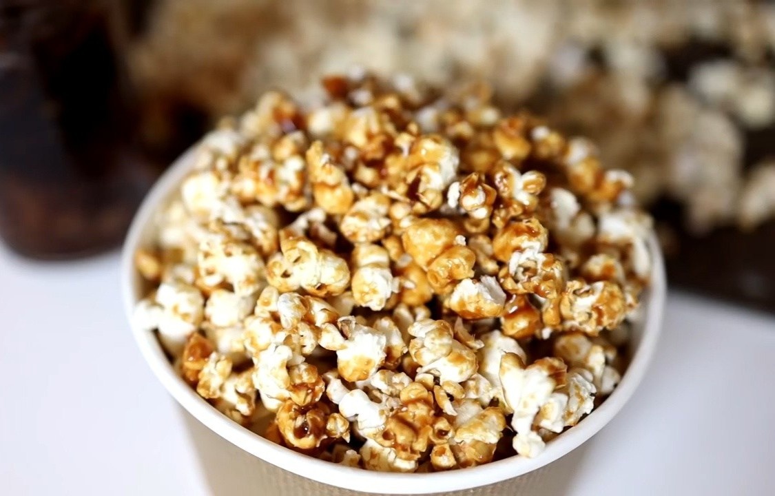 Lam bap rang bo caramel don gian tai nha hinh anh