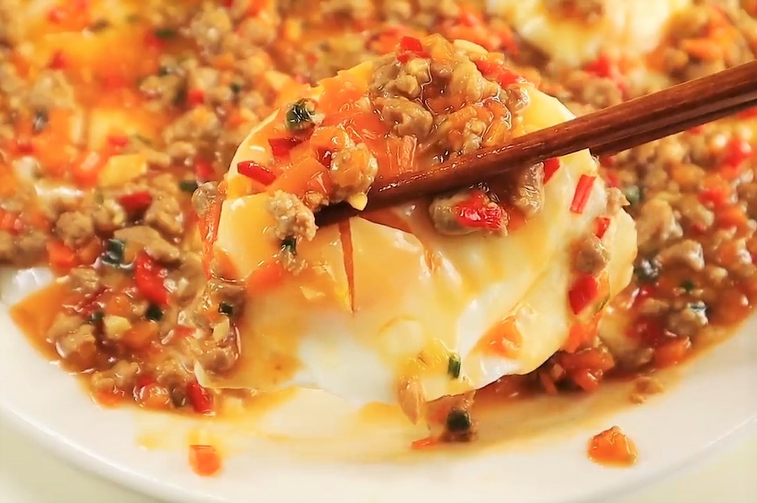 Cach lam trung hap sot thit bam trong 15 phut hinh anh