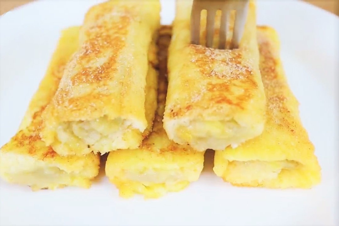 Lam banh mi sandwich cuon chuoi don gian hinh anh