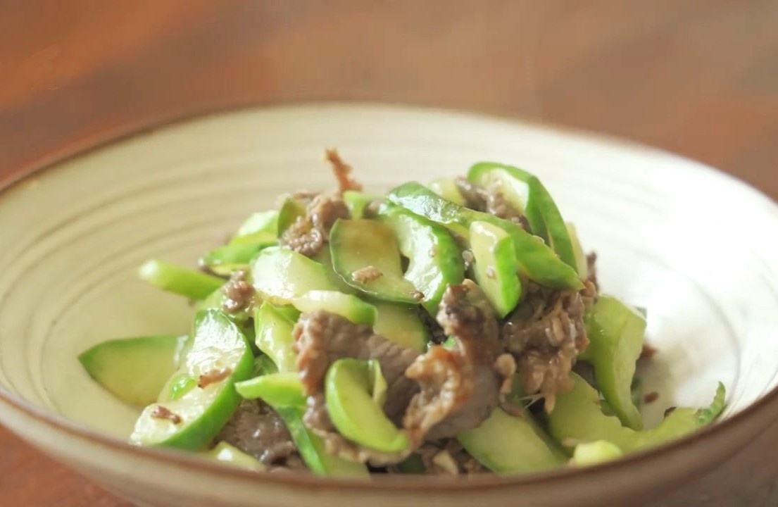 Cach lam thit bo xao dua leo don gian cho nguoi it vao bep hinh anh