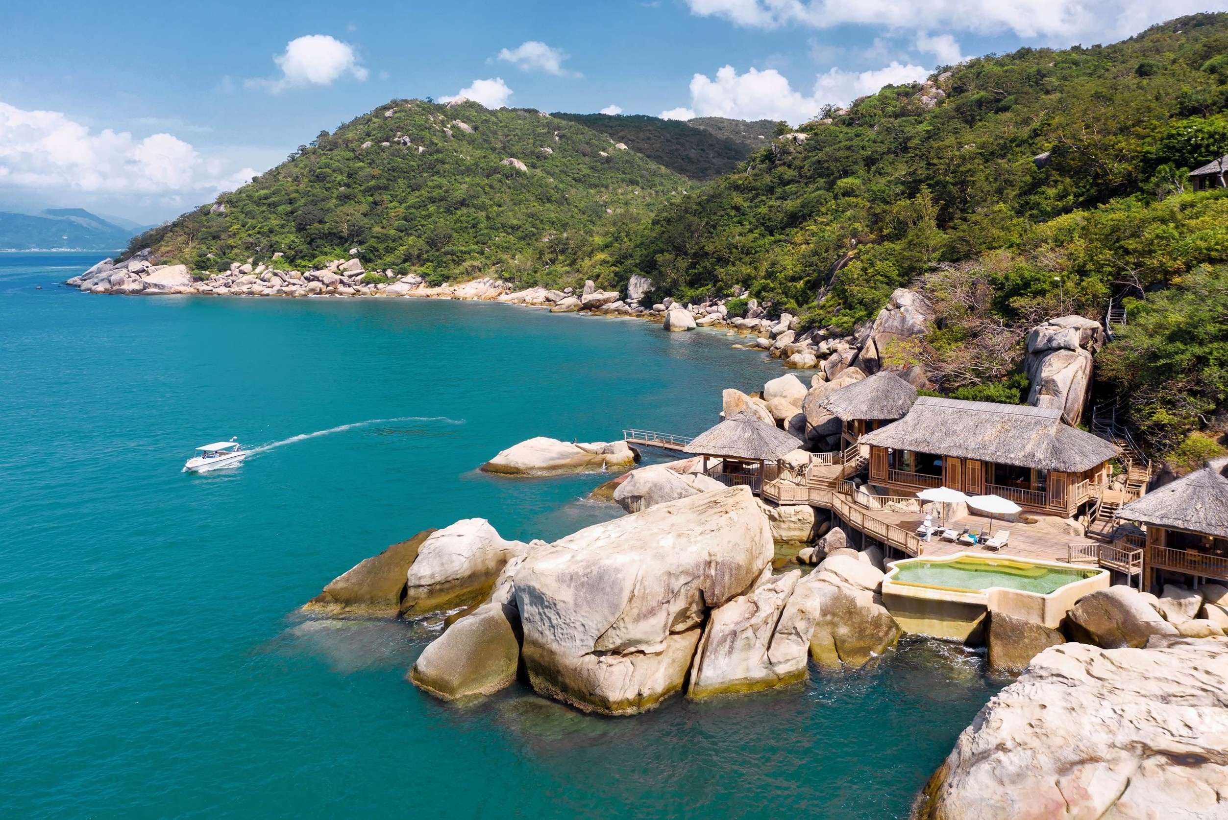 Nhieu khach san, resort cua Viet Nam vao top tot nhat chau A hinh anh
