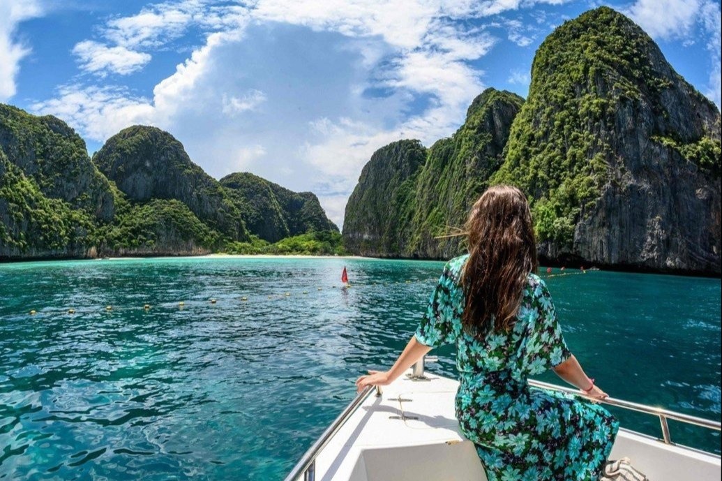 Luu y cua chuyen gia de dam bao an toan khi du lich trong mua dich hinh anh