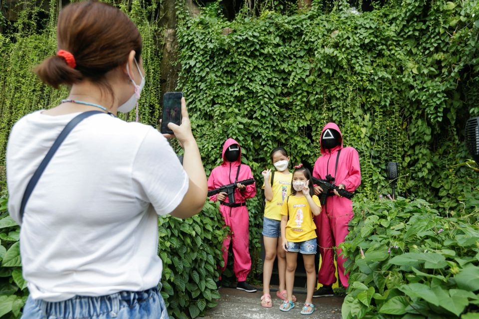 quan ca phe an theo Squid Game anh 5