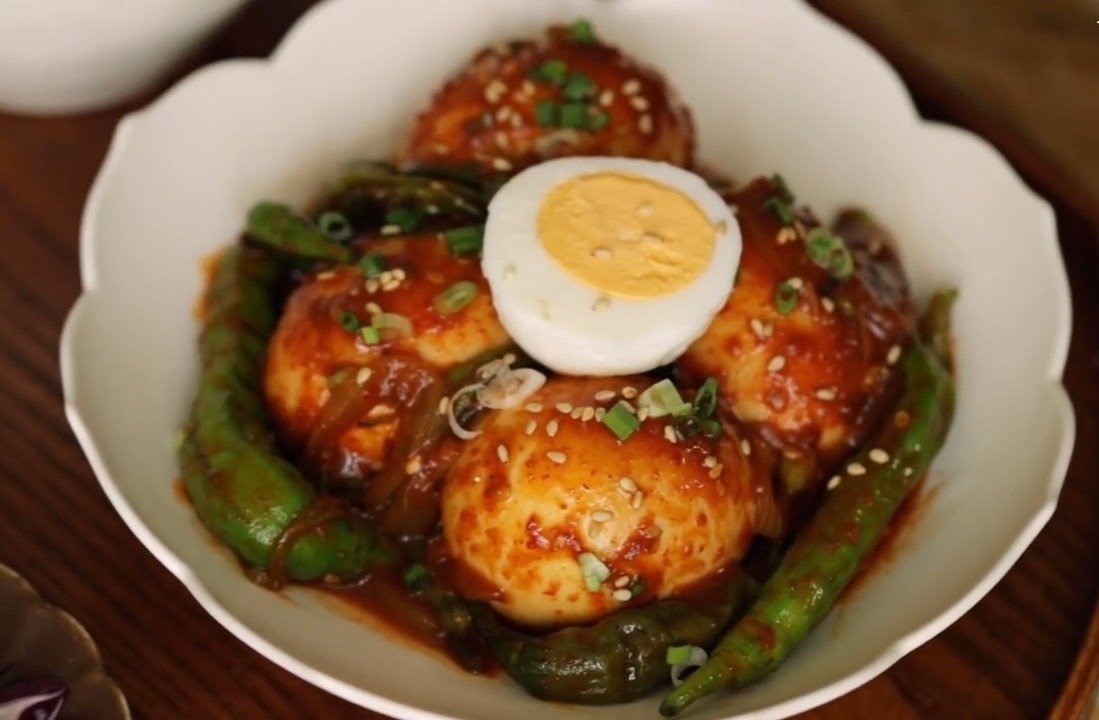 Mon trung sot tuong cay kieu Han Quoc cho ngay lanh hinh anh