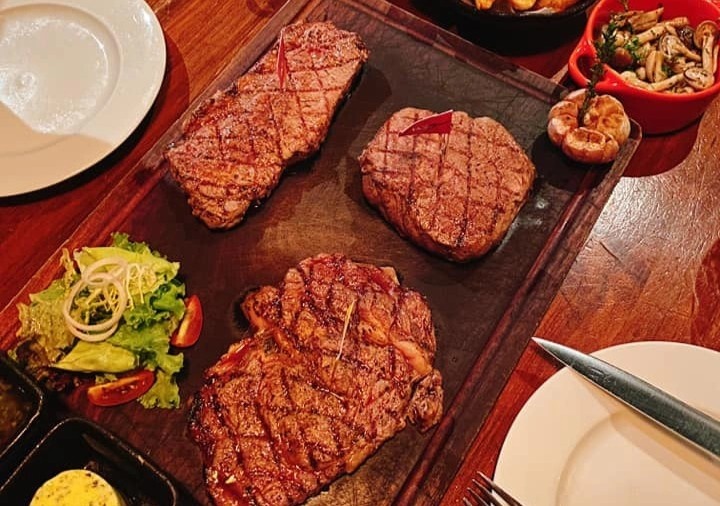 Thuong thuc beefsteak o quan 1 hinh anh