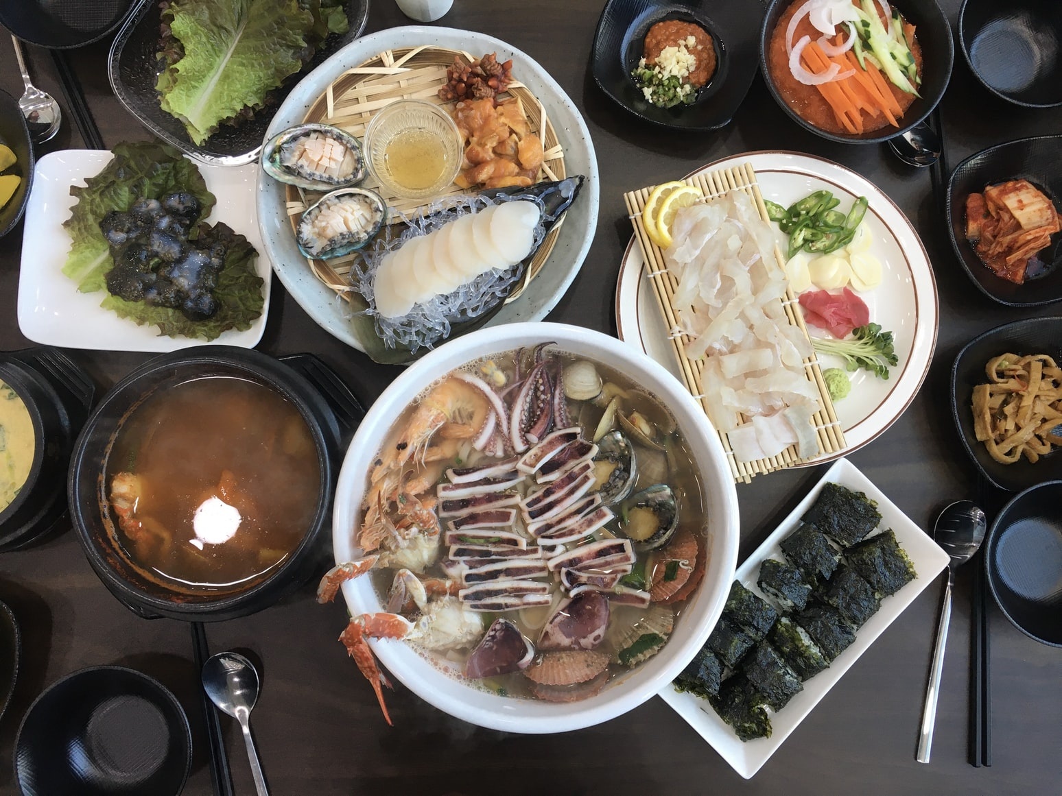 Tiec buffet hai san cao cap tai nha hang o quan 1 hinh anh