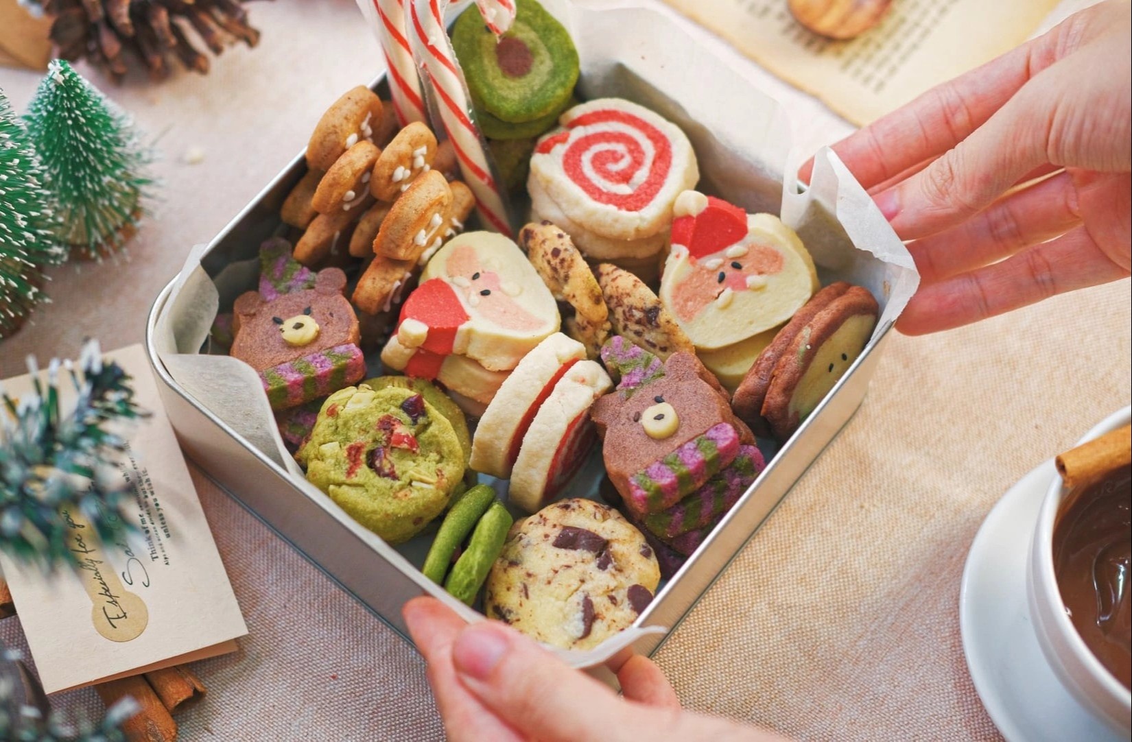 Lam 3 loai banh quy Noel tu mot cong thuc chung khong can lo nuong hinh anh