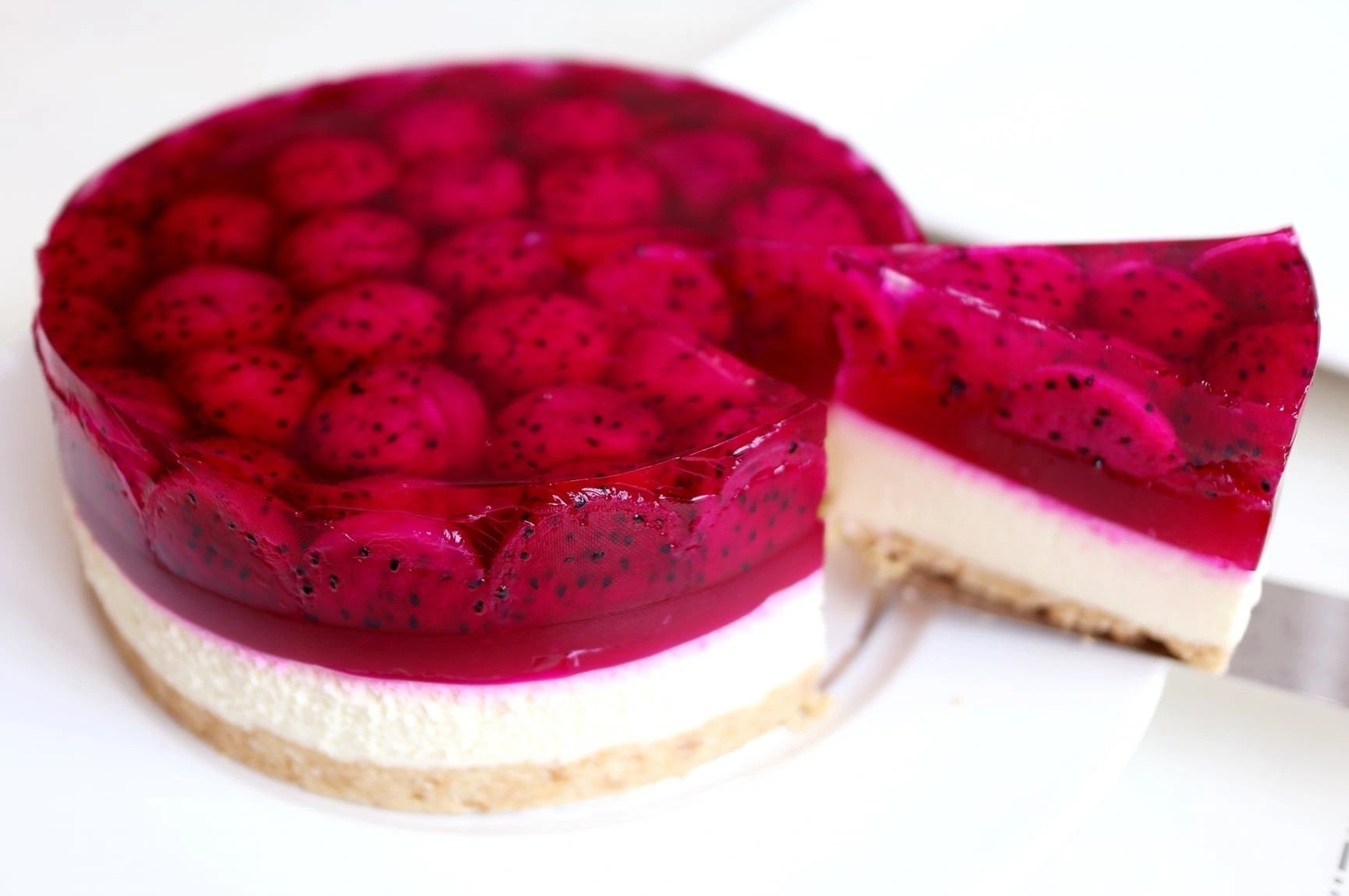 Tu lam banh cheesecake tu thanh long do hinh anh