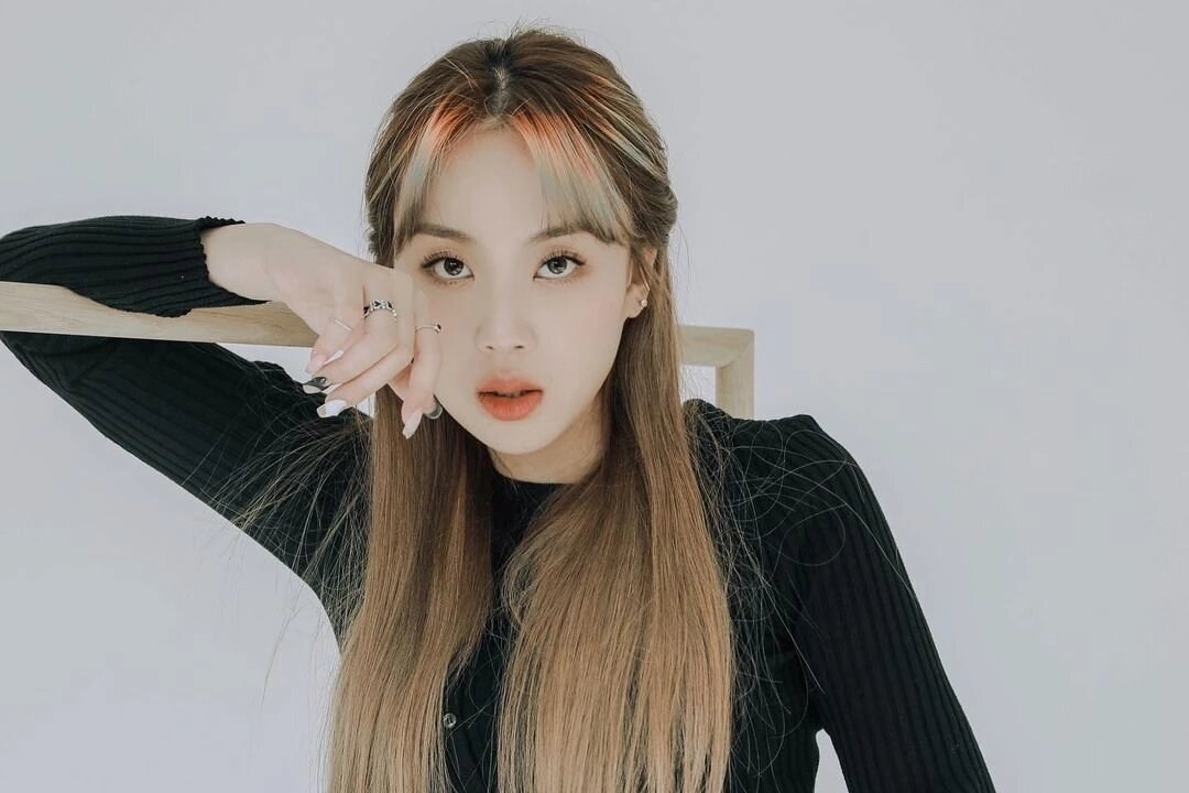 Nu rapper giai thich ly do khong trang diem khi len song hinh anh