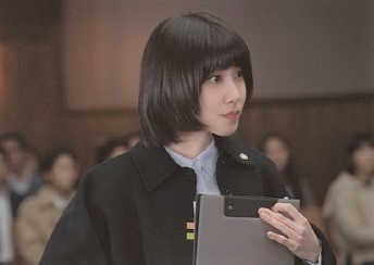 Cay 500 tuoi gay sot sau khi duoc len phim hinh anh