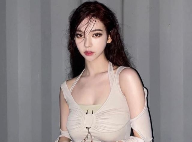 Tranh cai ve nhung ca si ra mat o tuoi 14 hinh anh