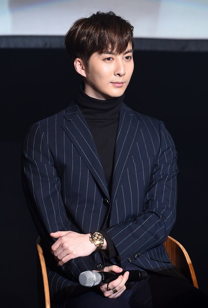 than tuong Kpop nhap ngu anh 1