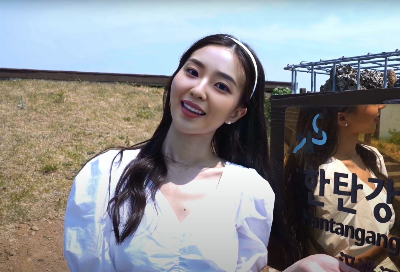 nguoi mau ao giong Irene (Red Velvet) anh 1