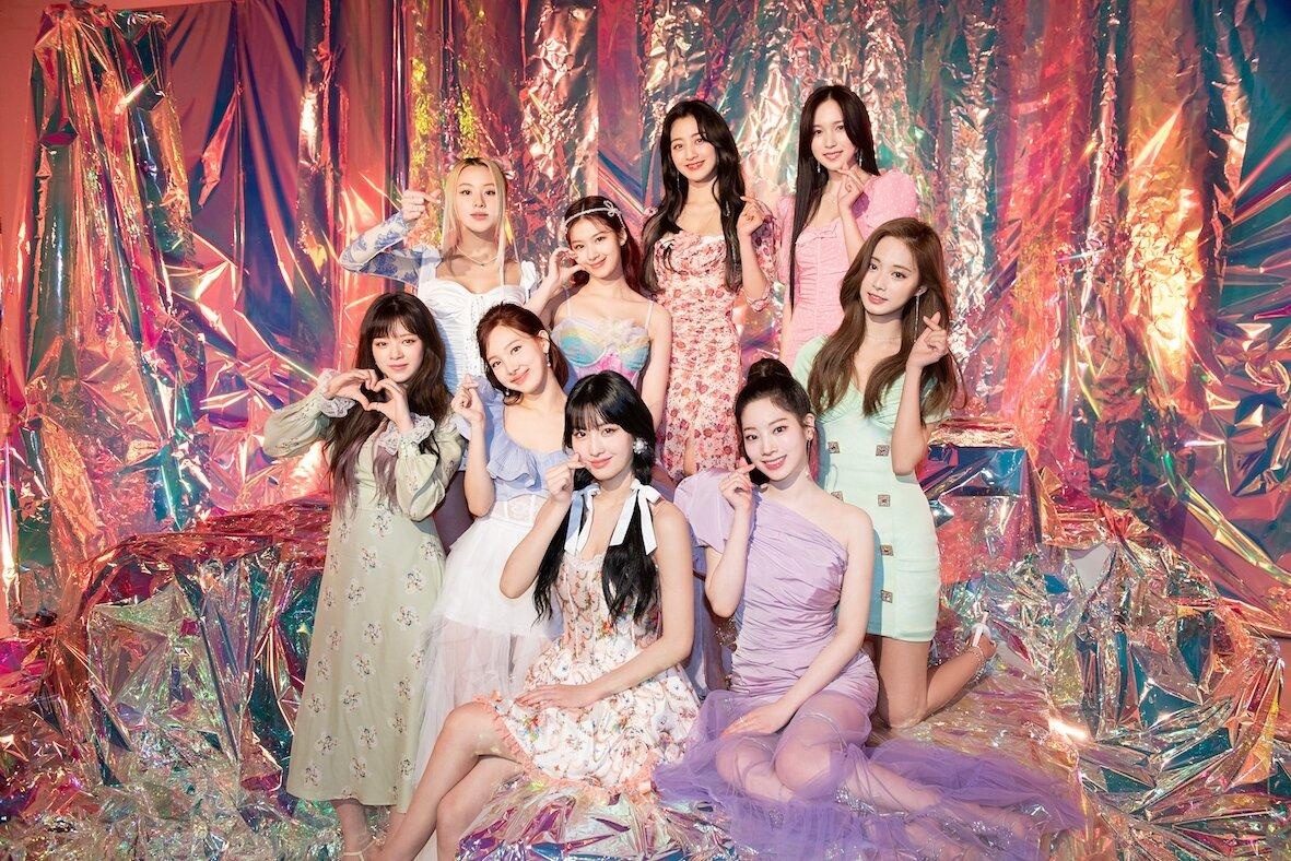 Nhom nhac nu comeback thang 8 anh 2