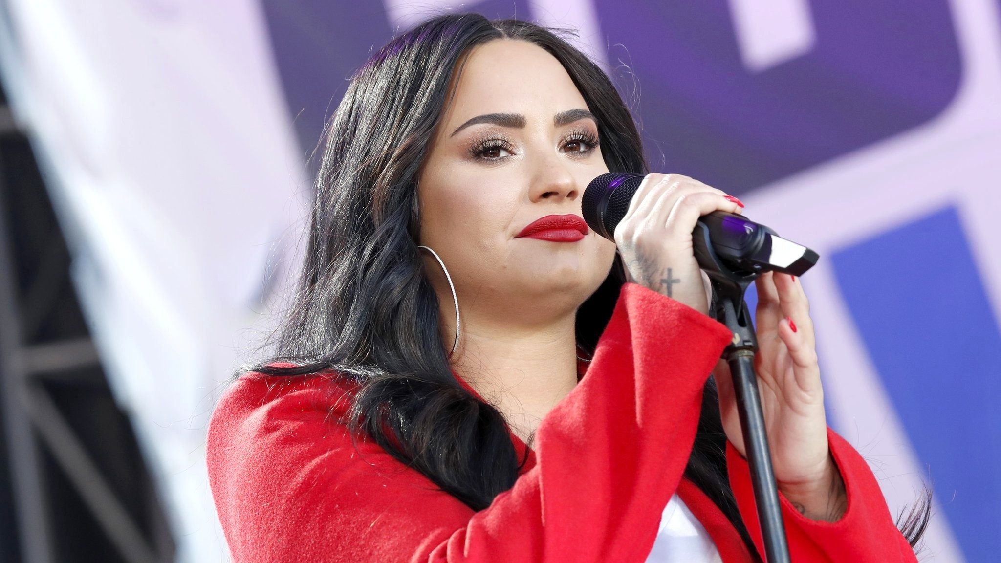 Demi Lovato bị kiểm soát ảnh 1 Demi Lovato bi kiem soat anh 1