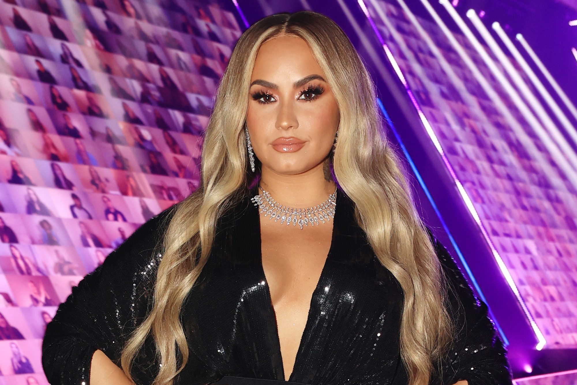 Tuoi tho bi kiem soat cua Demi Lovato hinh anh