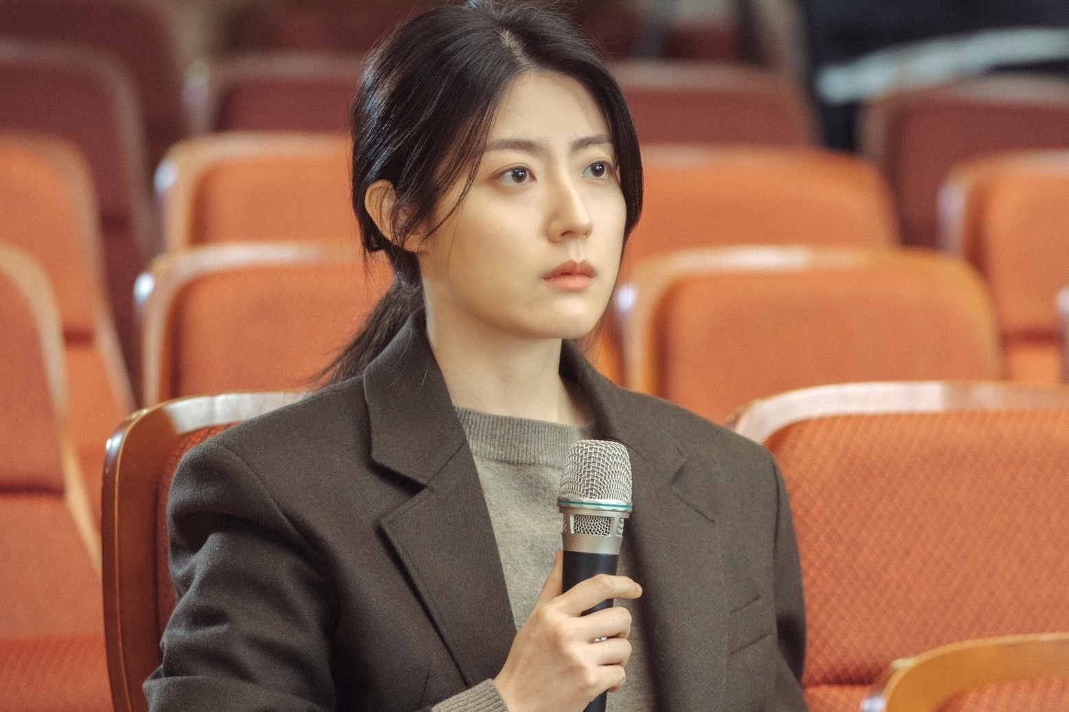 Nam Ji Hyun mot mau hinh anh
