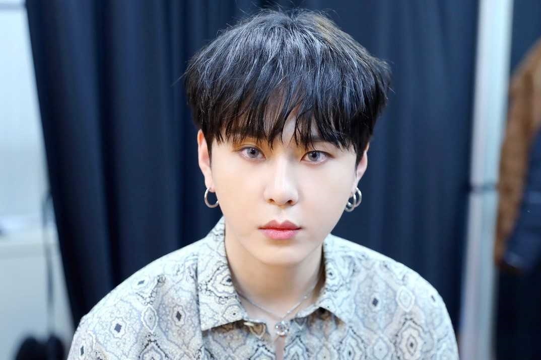 Yong Jun Hyung tro lai sau be boi tinh duc hinh anh