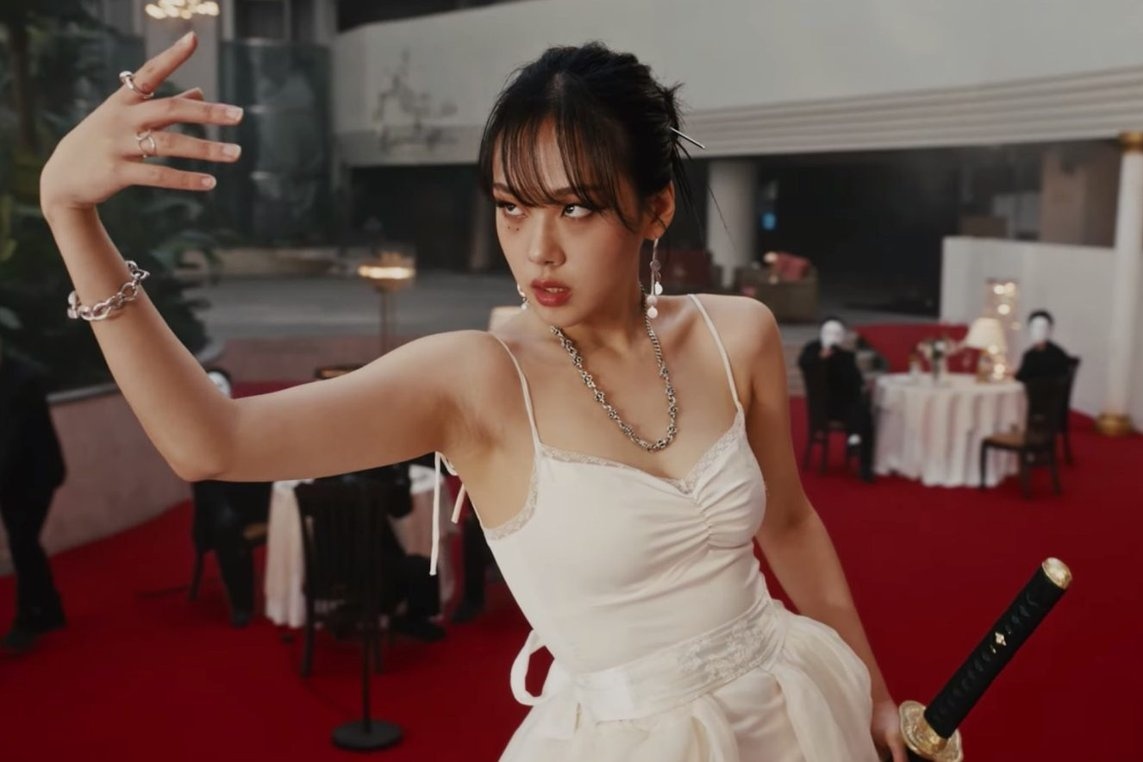 Bibi len tieng ve MV phan cam 19+ hinh anh