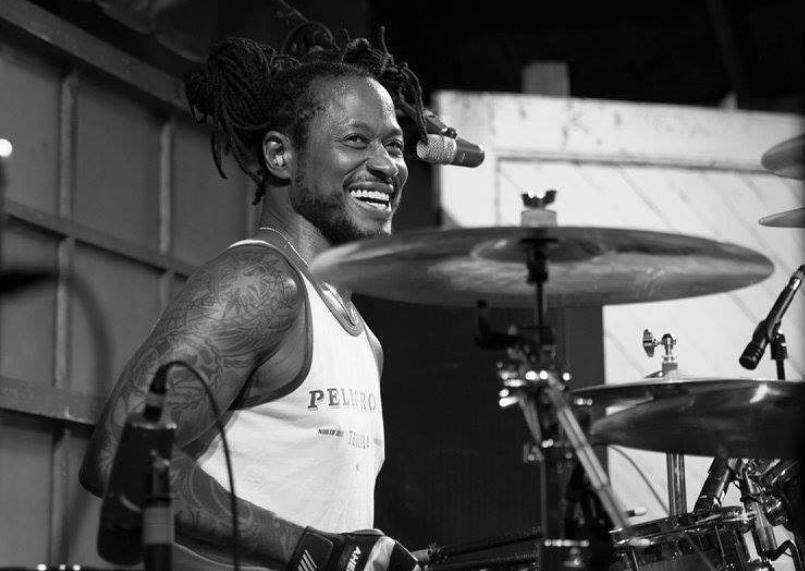 Tay trong Peligro tu vong trong phong tam hinh anh