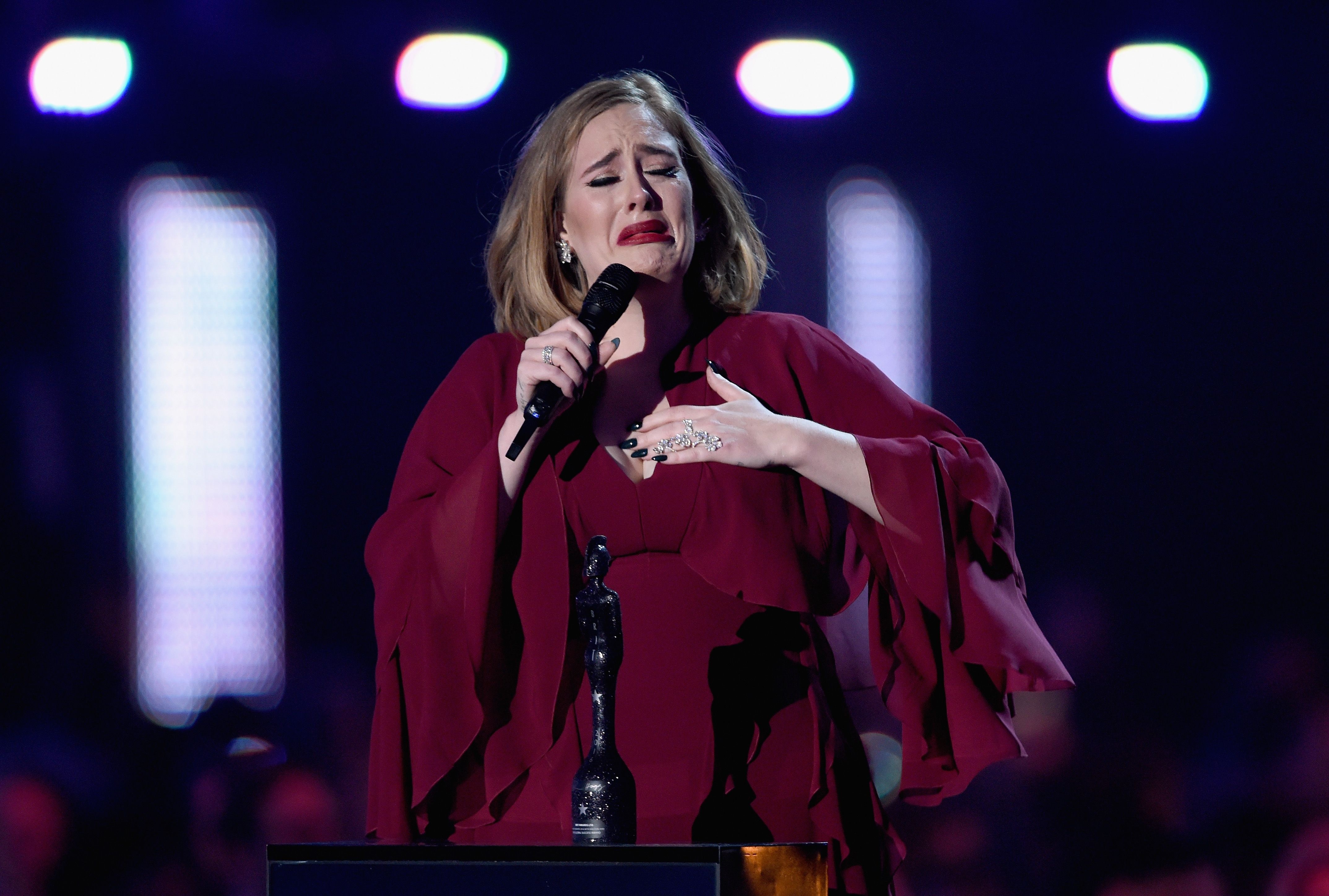 Adele bị áp lực ảnh 1 Adele bi ap luc anh 1