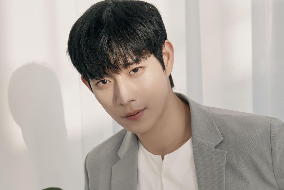 Ngoai hinh dien vien dong vai hoang thuong trong 'Cam hon lenh' hinh anh