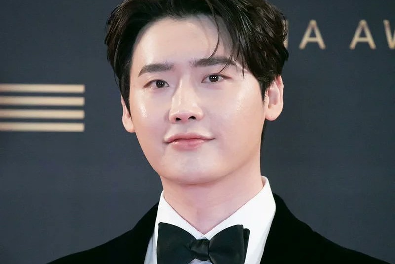 Bai phat bieu an y cua Lee Jong Suk hinh anh