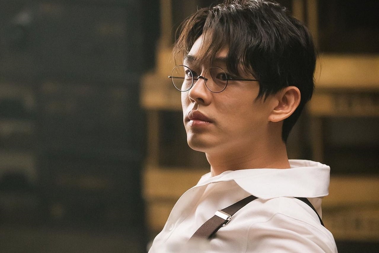 Yoo Ah In mat vai dien sau be boi lam dung chat cam hinh anh