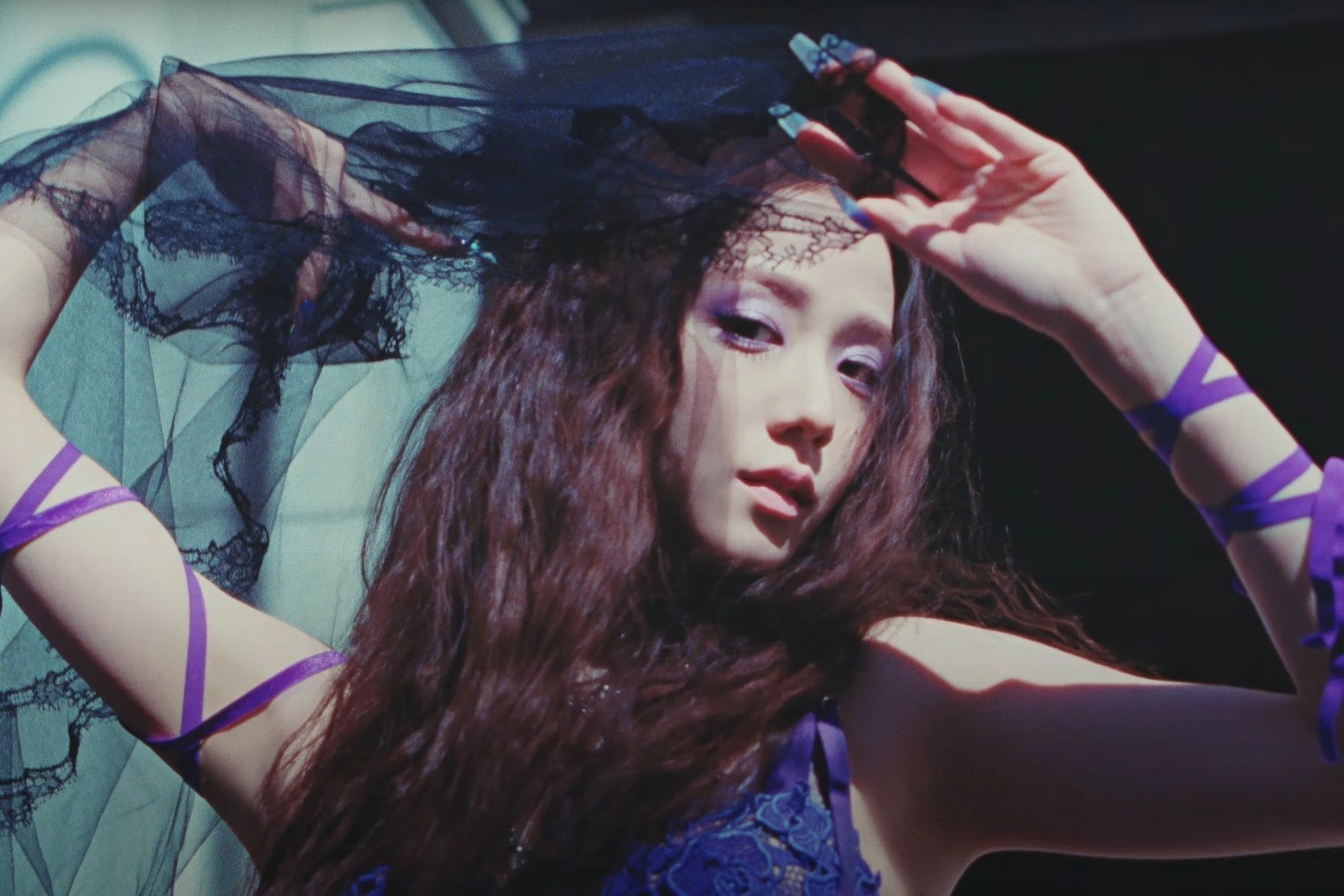 Suc hut cua chi ca BlackPink hinh anh