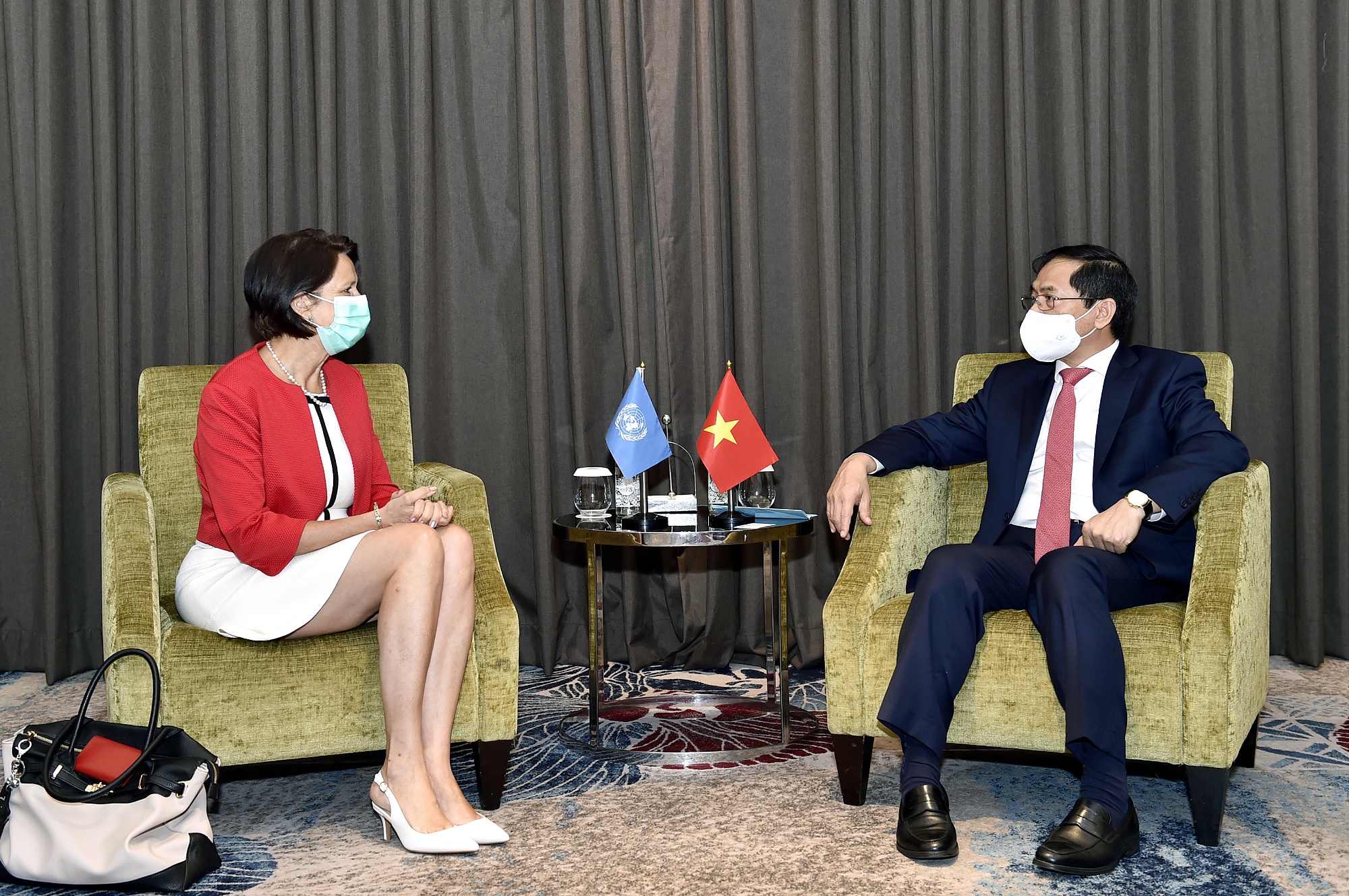 Bo truong Ngoai giao tiep dac phai vien Lien Hop Quoc ve Myanmar hinh anh