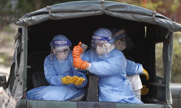 Nepal doi mat lan song Covid-19 chet nguoi tuong tu An Do hinh anh