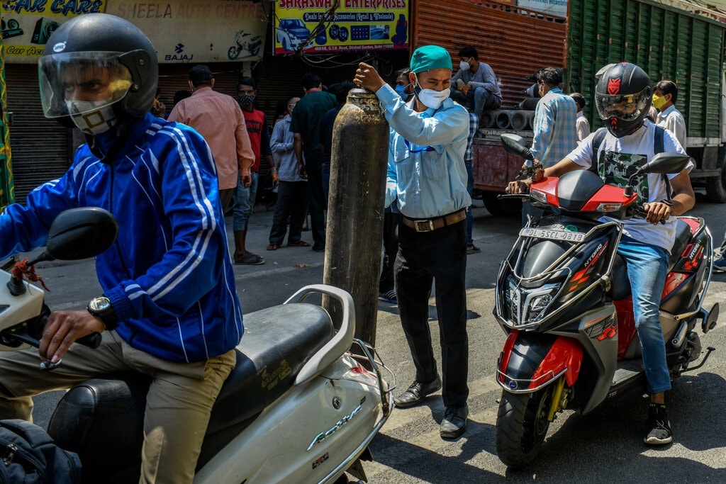 Nhieu benh nhan An Do thoat chet nho long tot cua nguoi la tren MXH hinh anh