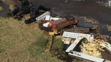 Doan tau 50 toa trat banh o My hinh anh