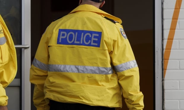 Do be cuoc dieu tra song bac ngam vi canh sat bi to danh cap dong ho hinh anh