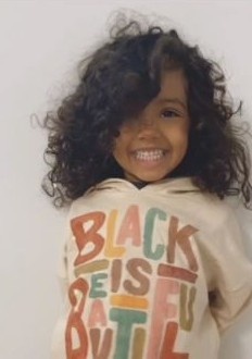 co be 2 tuoi la thanh vien mensa anh 1