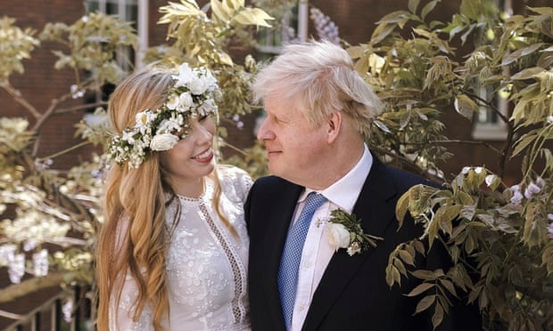 Vi sao thu tuong Anh bi mat to chuc le cuoi luc nay? hinh anh