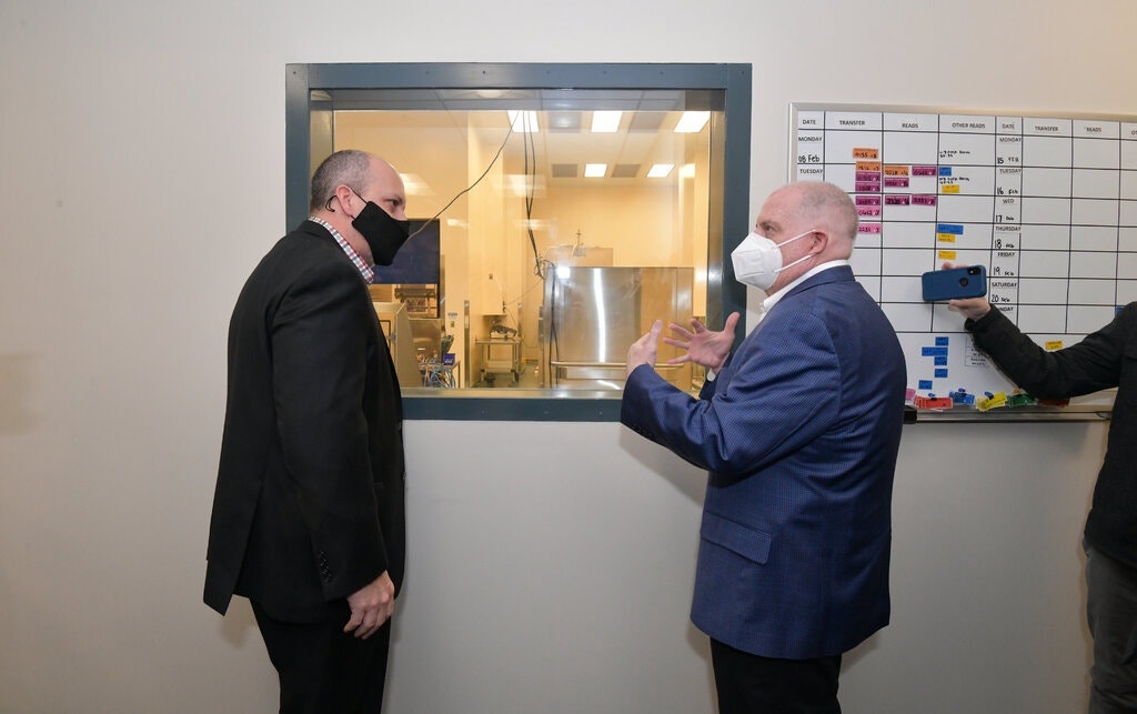 san xuat vaccine Covid-19 anh 3