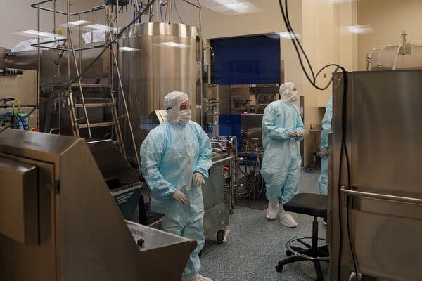 Hang trieu lieu vaccine Covid-19 bi vut bo tai My vi san xuat sai hinh anh