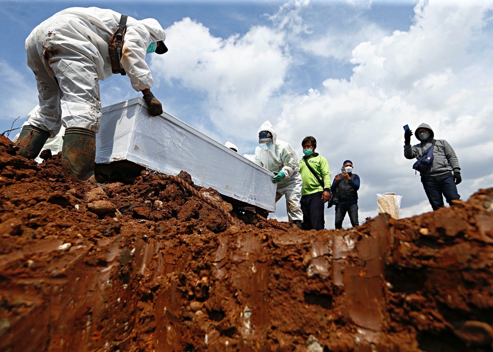 Bien chung Delta mang Covid-19 tro lai khap the gioi hinh anh