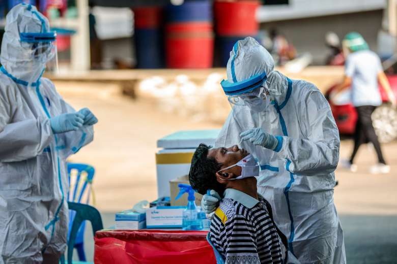 Myanmar san tim vaccine Covid-19 cua Nga va Trung Quoc hinh anh