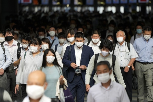 Dan Tokyo van di lam, ga van chat kin giua tinh trang khan cap hinh anh